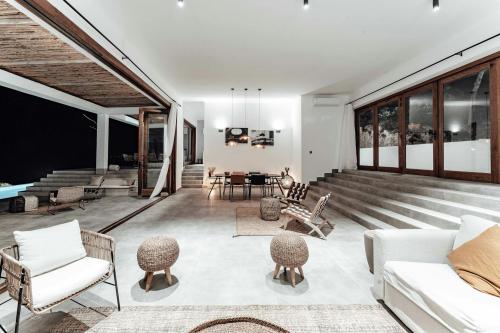 pexels-keeganjchecks-12715585