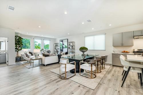 pexels-the-r-e-editor-849420489-28272323